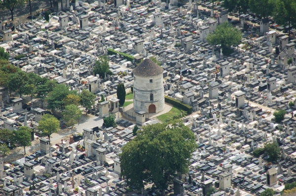 巴黎蒙帕纳斯公墓（Cimetière du Montparnasse）（维基百科）