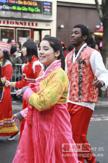 巴黎13区新年大游行(图组1)