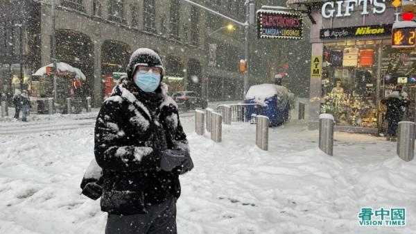 暴风雪袭击美国多个城市，纽约宣布进入紧急状态。图为2月1日的纽约街头。（以下图片均來源：天琴/看中国)