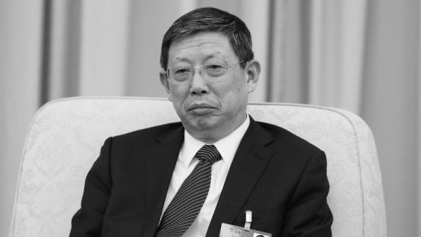 杨雄担任上海市长得益于江泽民和江绵恒，是江绵恒的马仔。