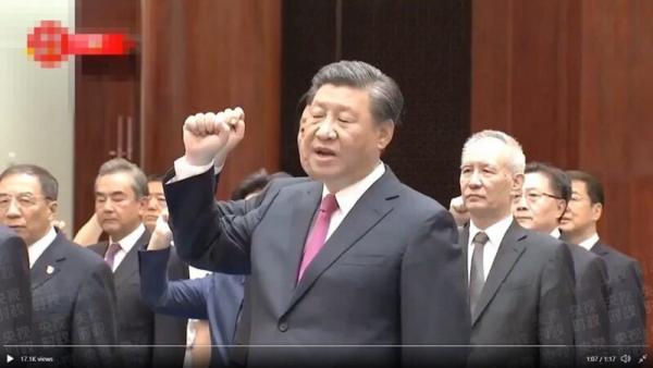 6月18日习近平和在京中共高层参观中共历史展览馆，并“重温入党誓词”。