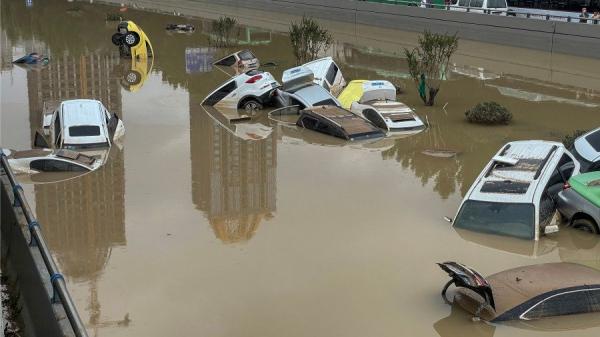 2021年7月21日，河南郑州水灾场景。（图片来源：STR/AFP via Getty Images）