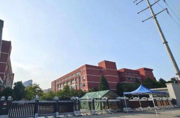 惨案地点位于江苏省某中专男生宿舍内（图片来源:微博）