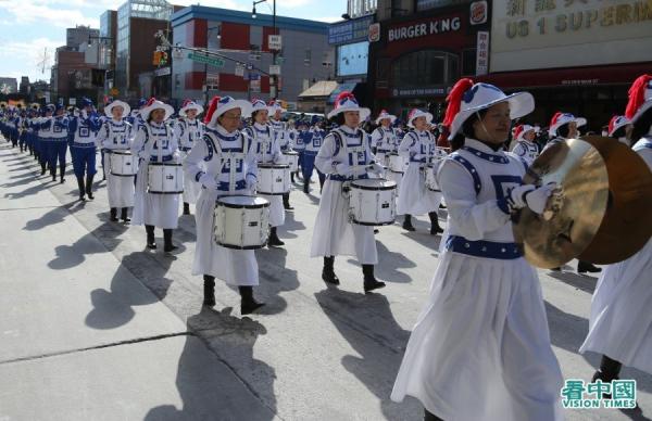 2022年2月5日，在美国纽约最大的华人社区法拉盛，举办了中国新年虎年大游行（看中国摄影图：柳笛）