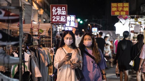 曾被官方宣传后叫停的地摊经济将在上海重现。（图片来源：Getty Images）