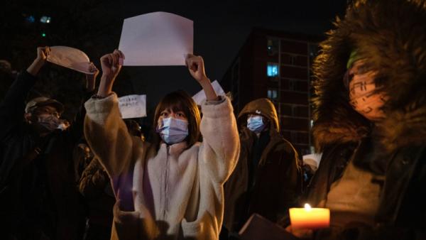 近日传出一份成都“快闪白纸运动”信息，主要是号召民众7月28日群起抗议中共独裁。示意图。（图片来源：Kevin Frayer/Getty Images）