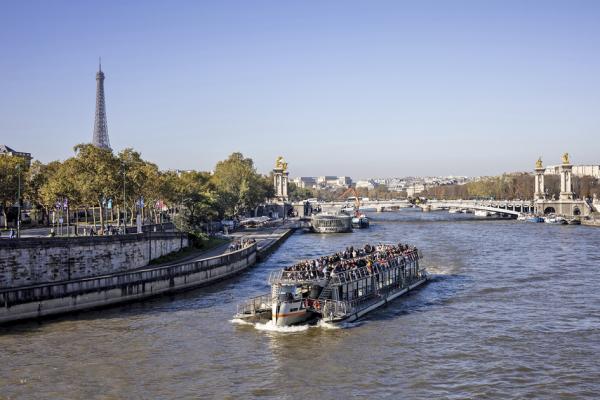 巴黎旅游办公室将采取人力服务与数码平台兼备的方式提供服务。（AMAURY CORNU/Hans Lucas/AFP via Getty Images）