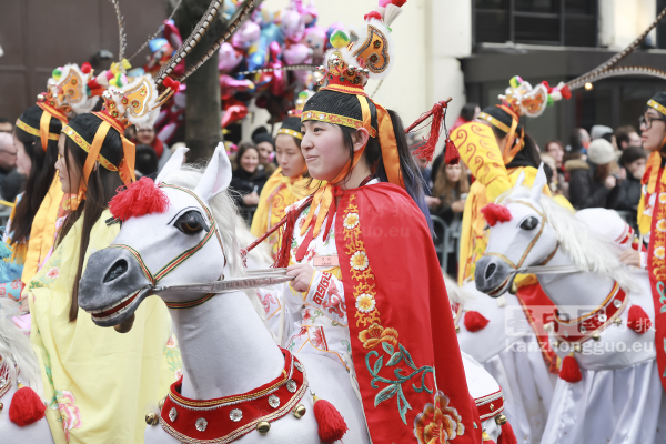 巴黎13区新年大游行(图组3)