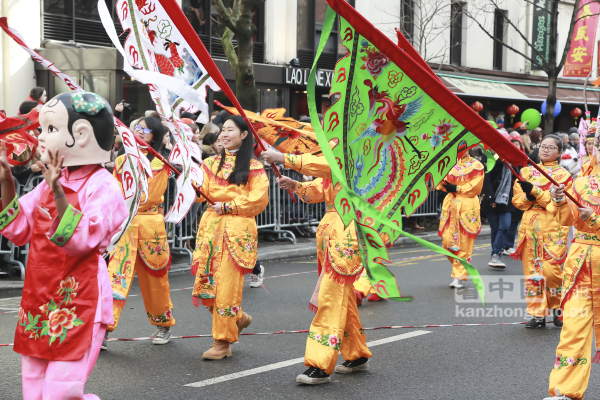 巴黎13区新年大游行(图组3)